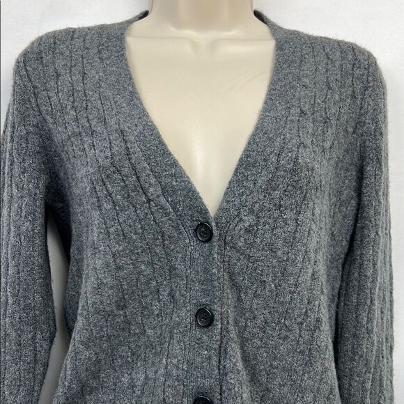 J. crew Factory cc962 Gray Cable-knit cardigan extra-soft NWOT/repaired size xxs - Picture 1 of 13